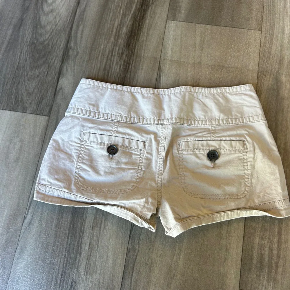 2000's Express Womens Khaki Sailor Mini Shorts Tan Low Rise Button Front Size 0